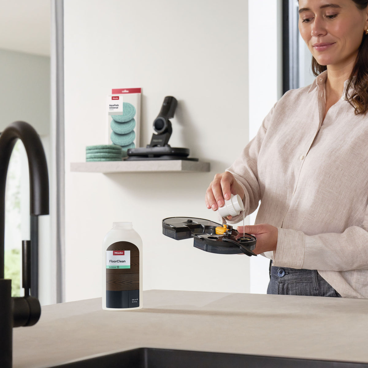 Miele HX3 FloorClean – Universal Floor Cleaner Miele HX3 FloorClean – Universal Floor Cleaner