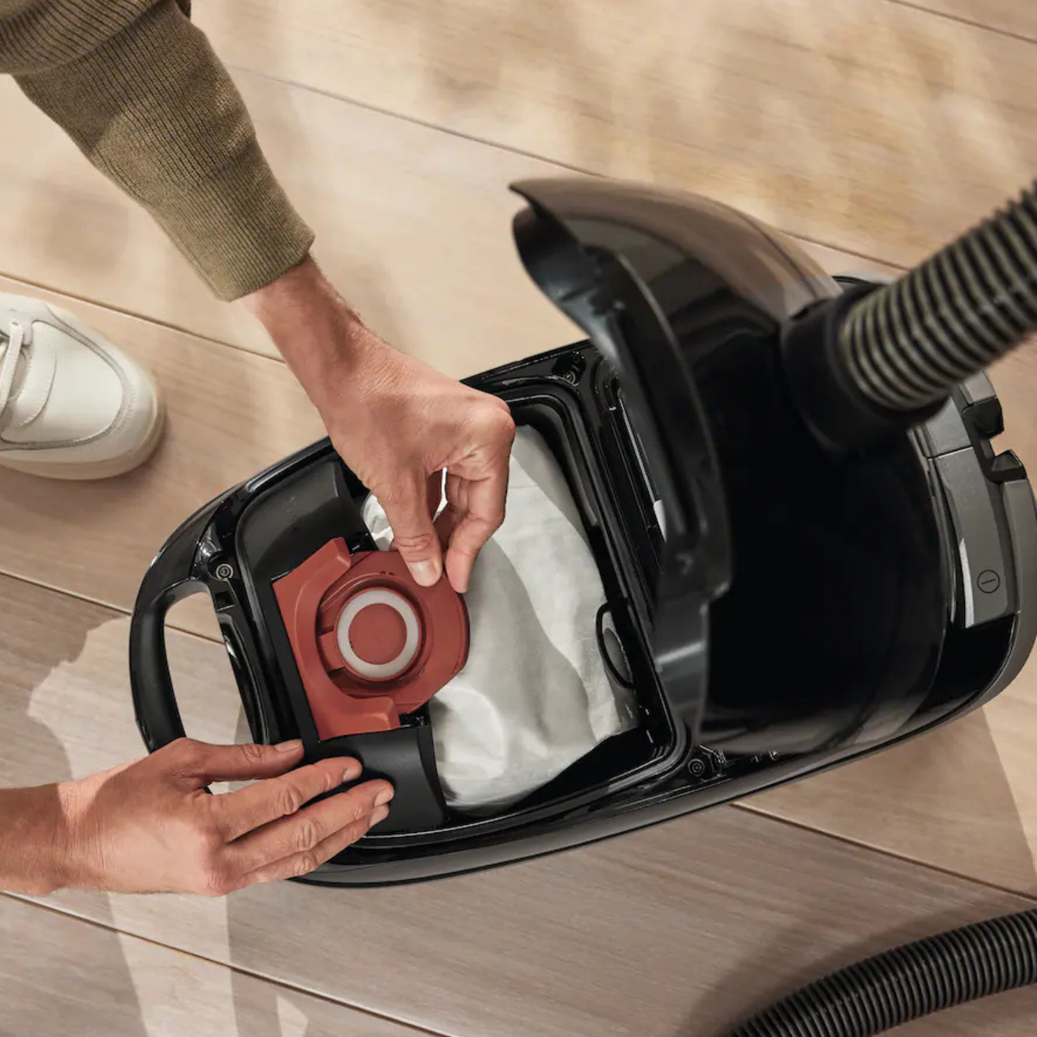Miele Guard M1 Cat & Dog, Obsidian Black - Canister Vacuum Miele Guard M1 Cat & Dog, Obsidian Black - Canister Vacuum