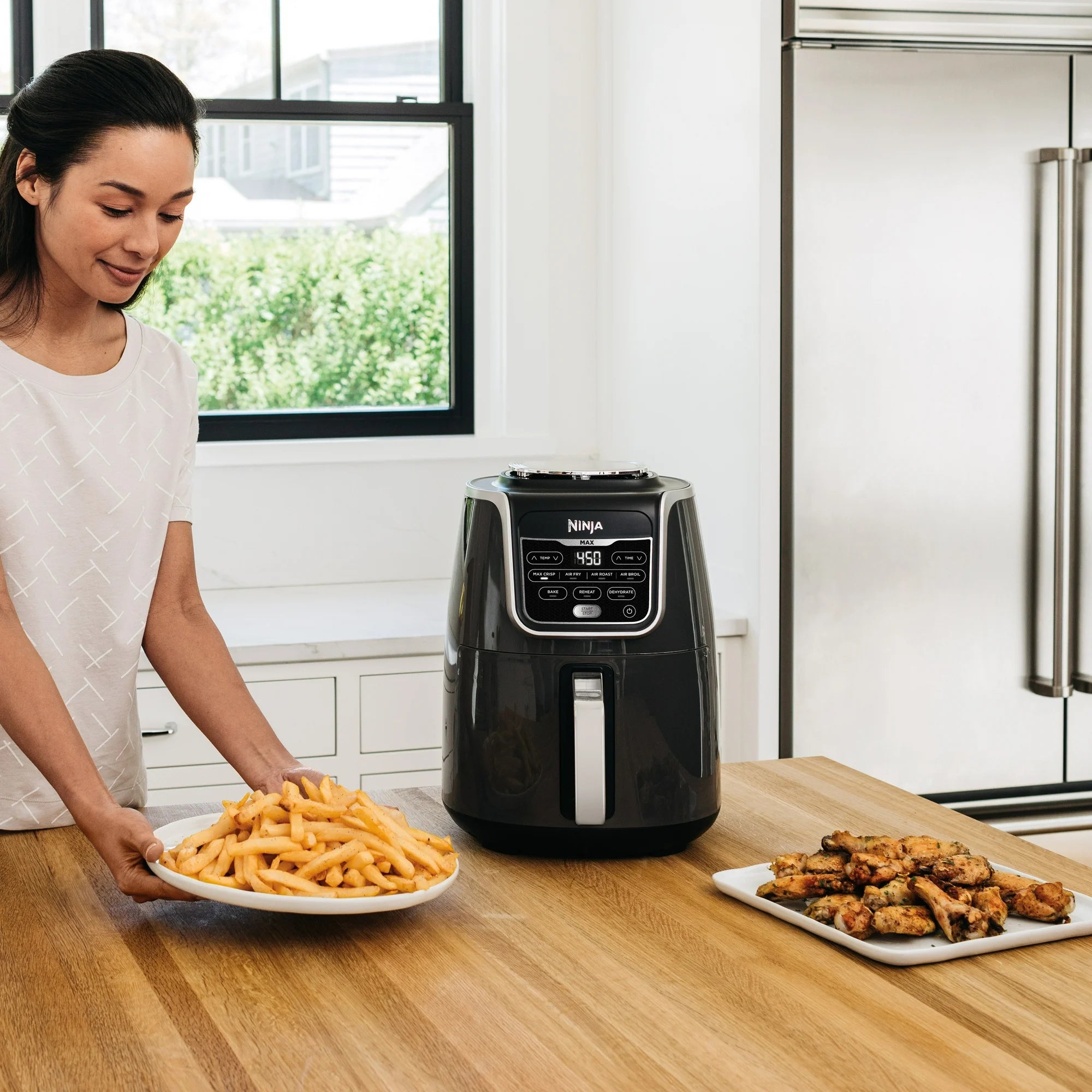 Ninja 5.5-Quart Air Fryer Max XL, AF161 in Black and Silver Ninja 5.5-Quart Air Fryer Max XL, AF161 in Black and Silver