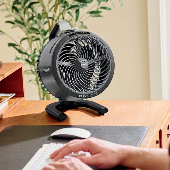 Shark FlexBreeze HydroGo Pro Fan Graphite - Portable Mist Fan